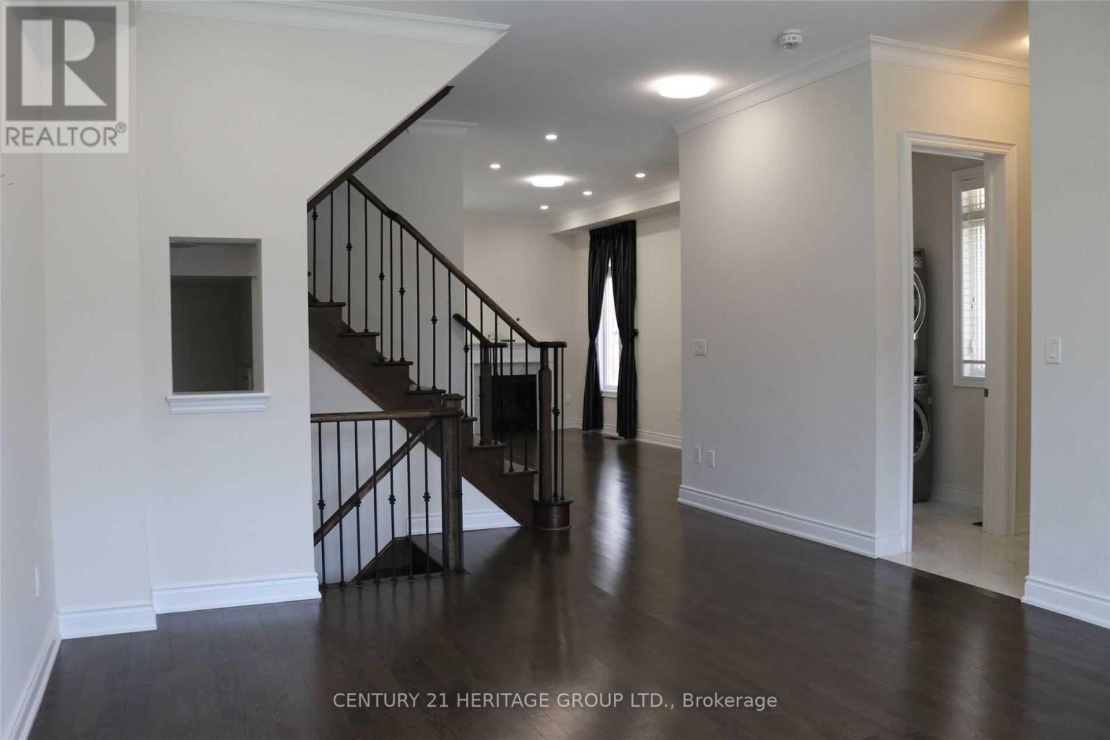 248 Paradelle Drive, Richmond Hill, Ontario  L4E 1E7 - Photo 2 - N12180988