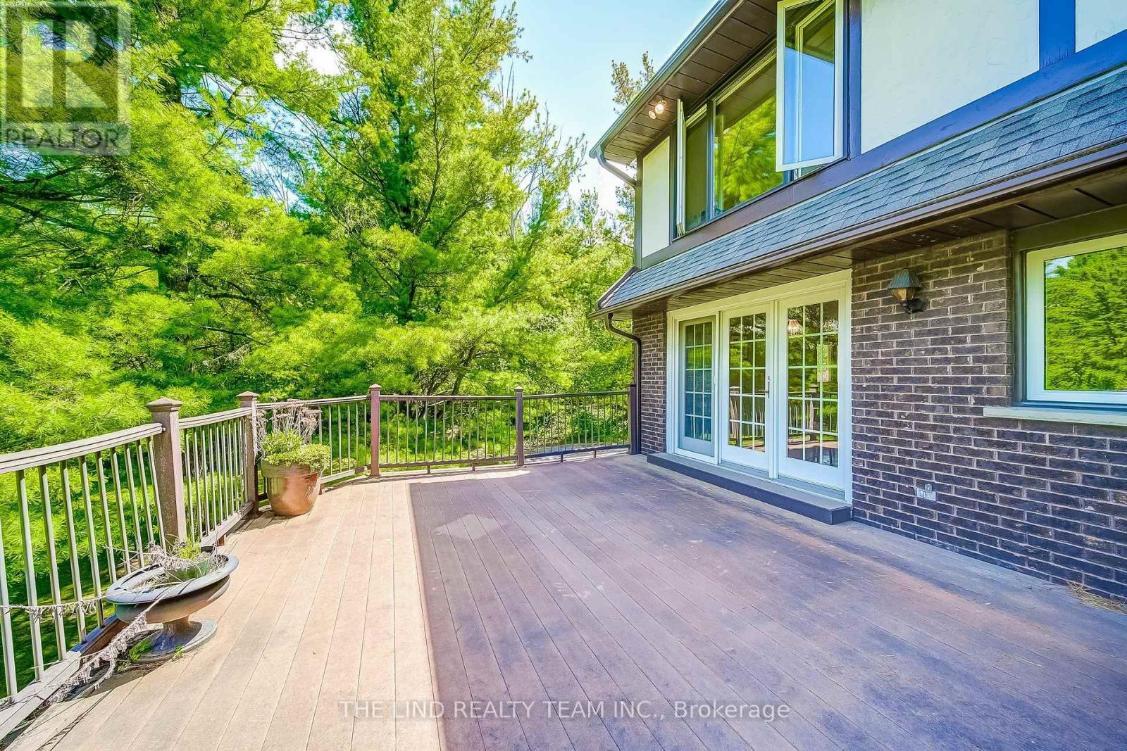 231 Ridge Road, Aurora (Aurora Estates), Ontario  L4G 0M3 - Photo 17 - N12181044