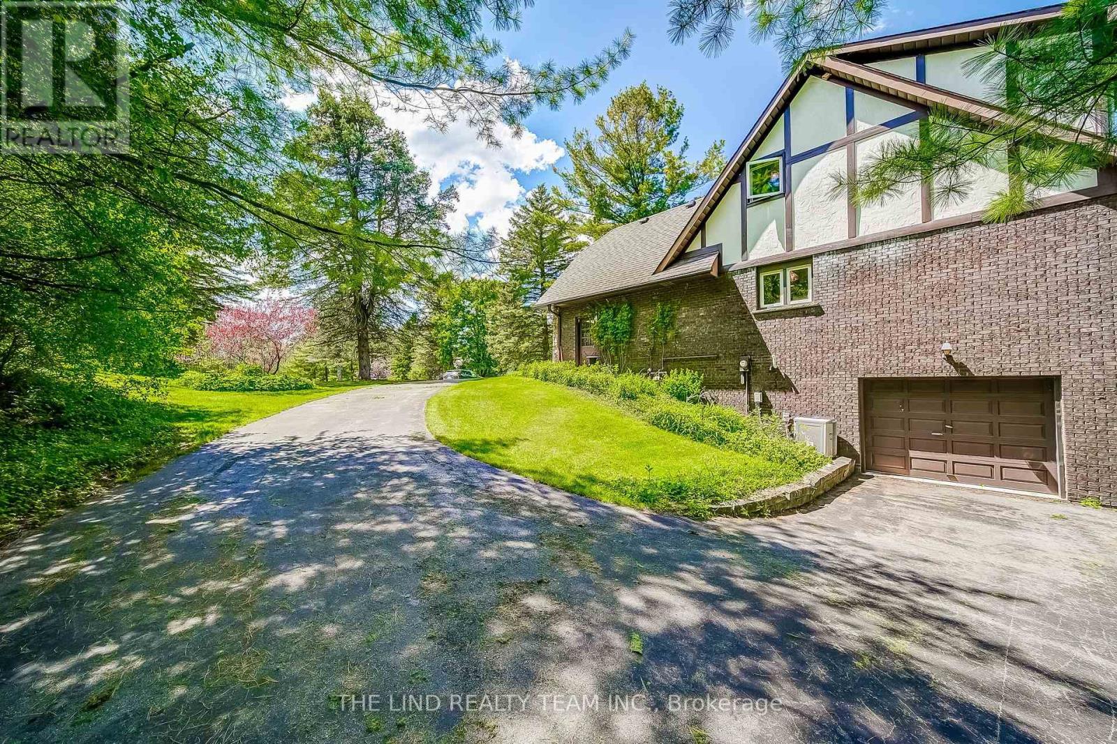 231 Ridge Road, Aurora (Aurora Estates), Ontario  L4G 0M3 - Photo 34 - N12181044