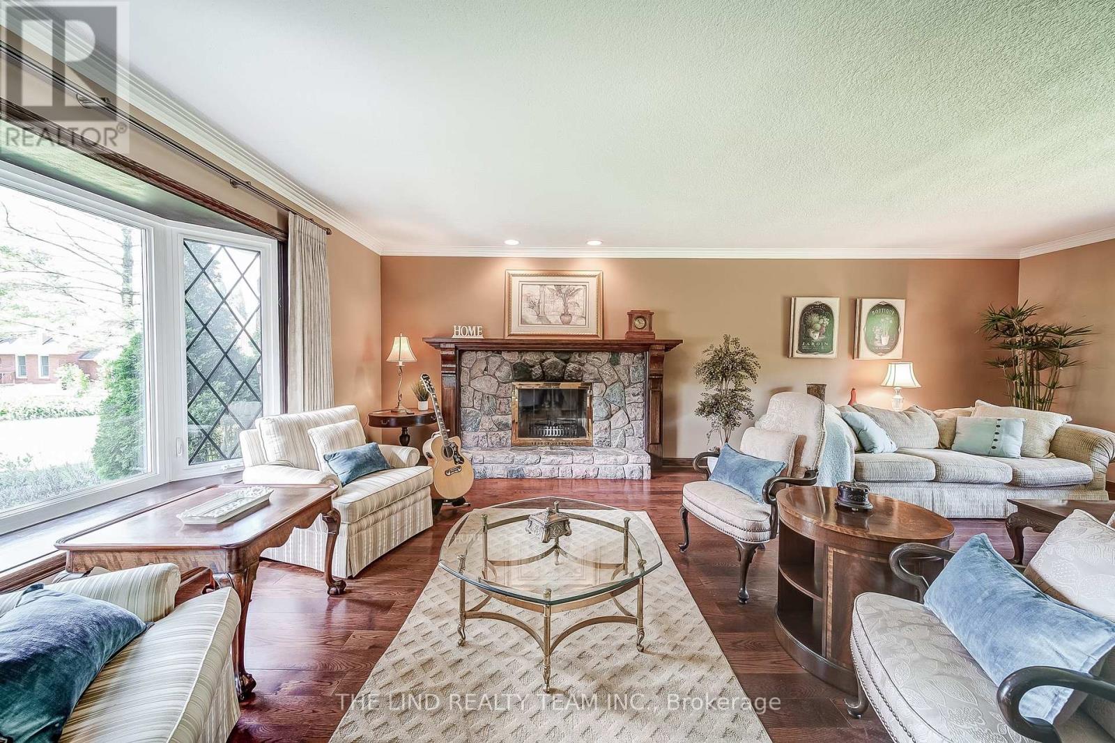 231 Ridge Road, Aurora (Aurora Estates), Ontario  L4G 0M3 - Photo 4 - N12181044