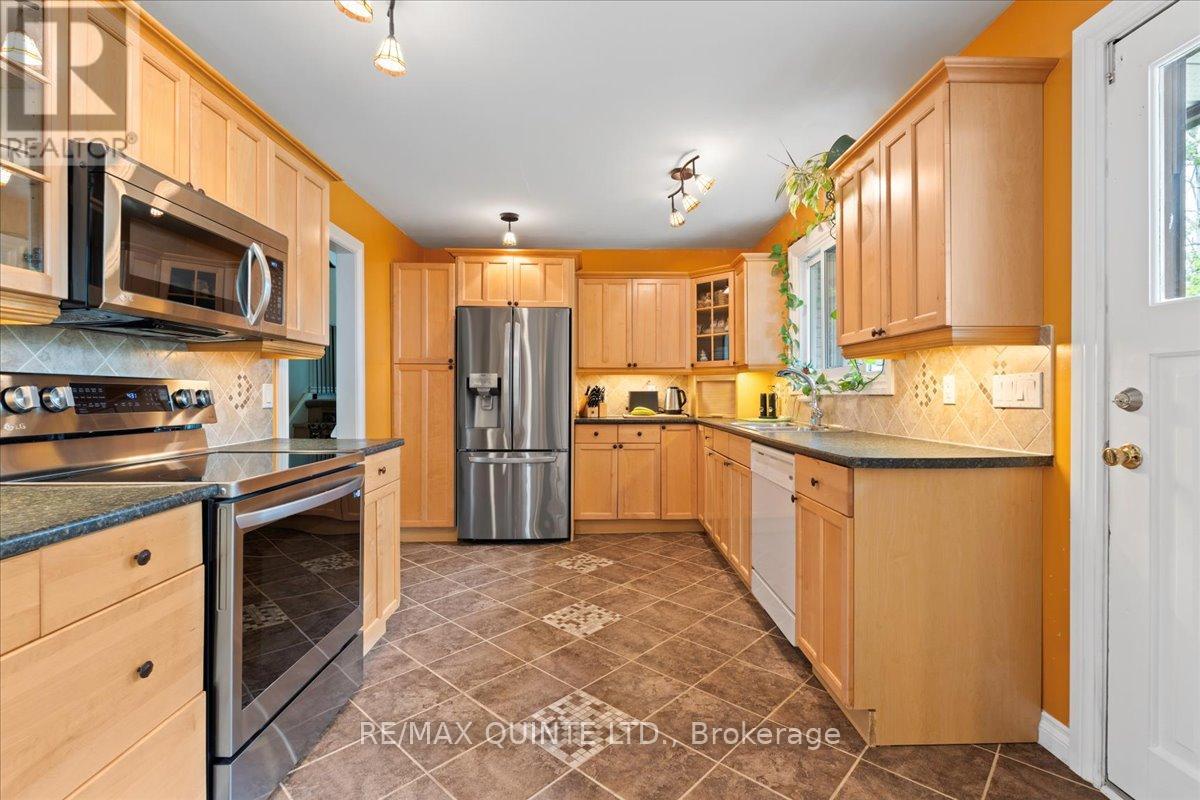 234 Catalina Drive, Quinte West, Ontario  K8R 1C7 - Photo 10 - X12181070