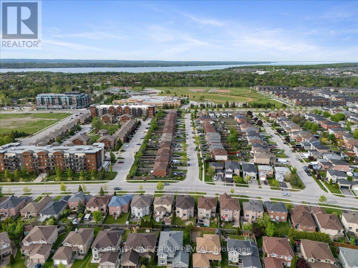 125 Dean Avenue, Barrie (Painswick South), Ontario  L4N 0V4 - Photo 41 - S12180869