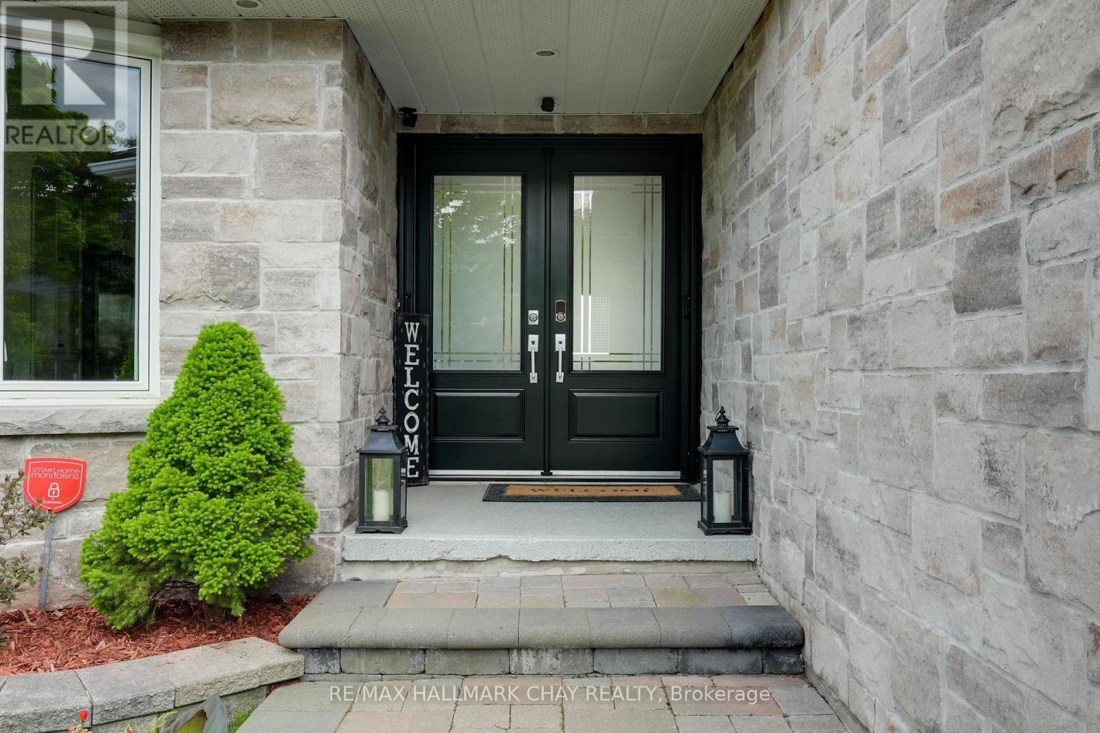 135 Fox Run, Barrie (Letitia Heights), Ontario  L4N 6C9 - Photo 3 - S12180890