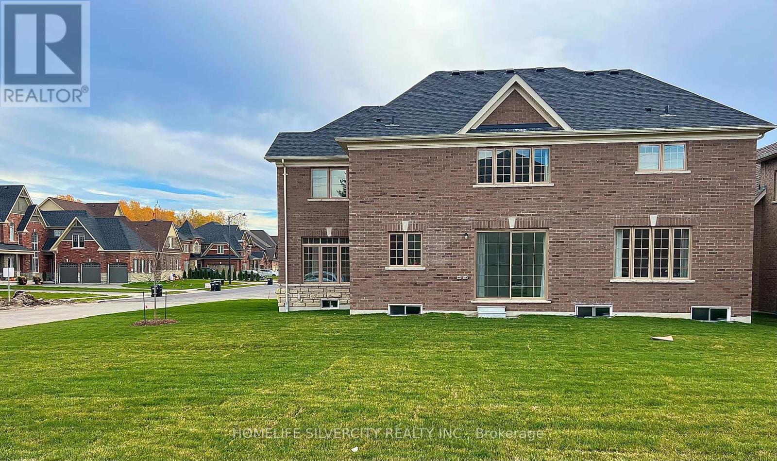 Property at 115 RUGMAN CRESCENT image 4