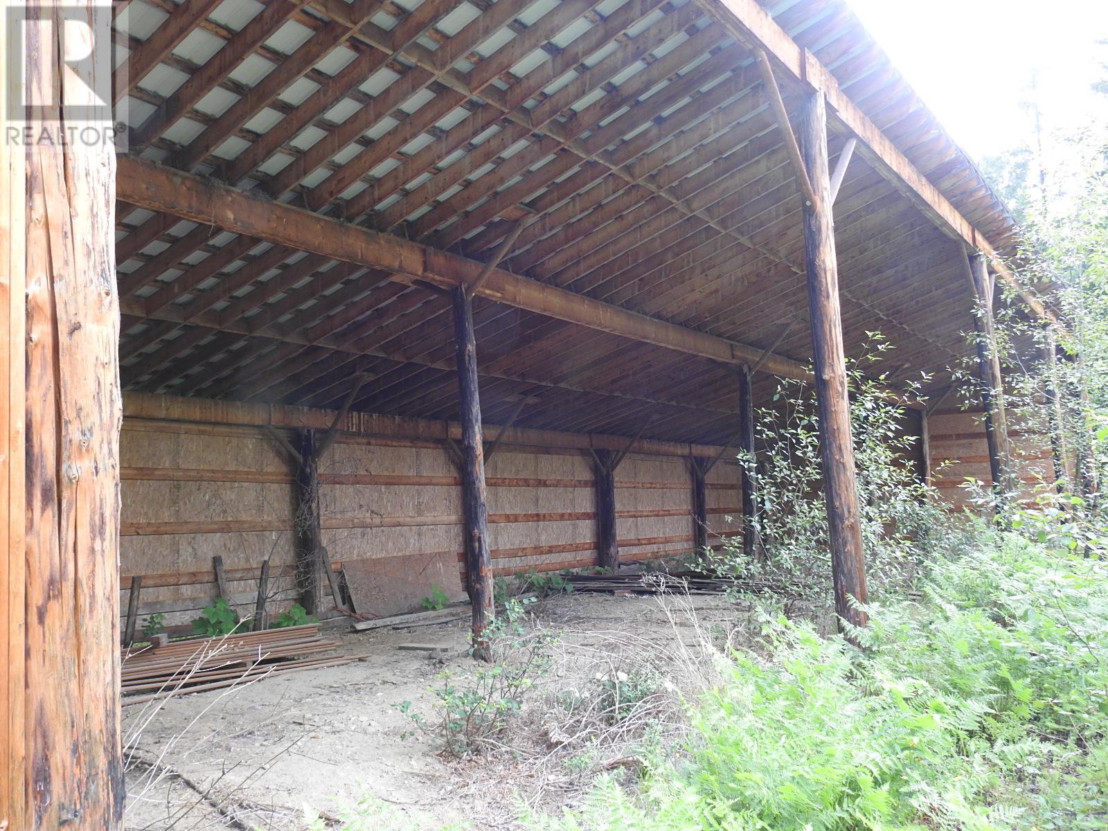 9700 6 Highway, Edgewood, BC V0G1J0