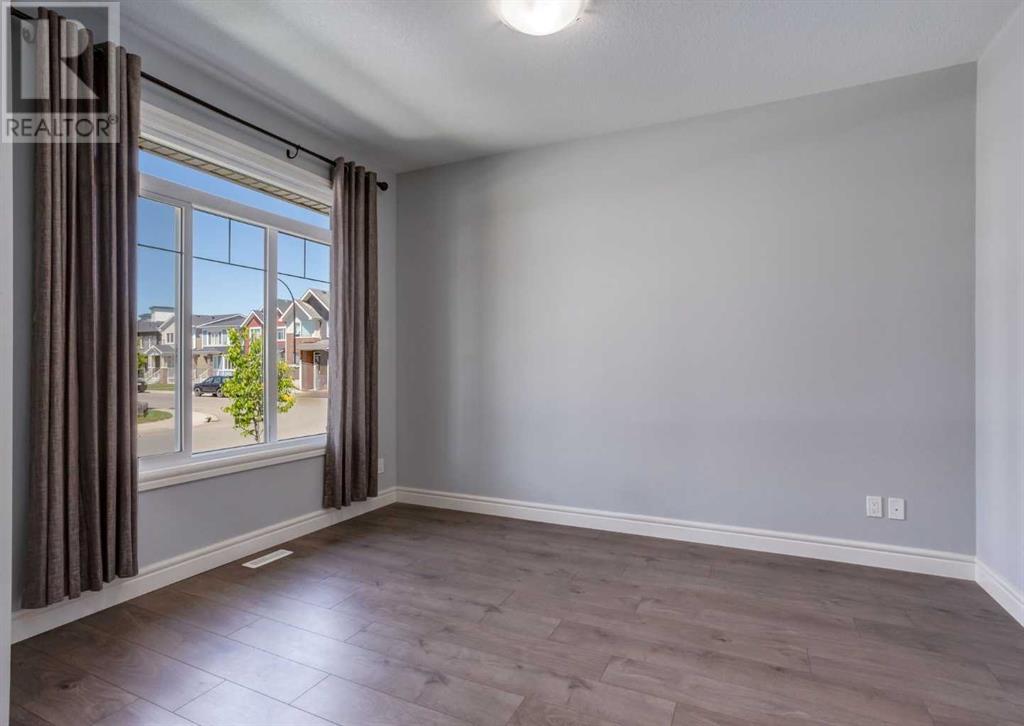 Property at 68 Seton Terrace SE image 4