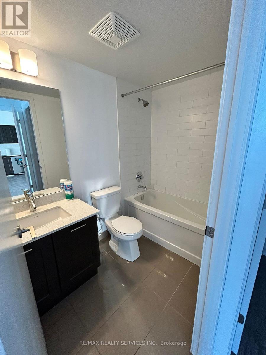 2704 - 2220 Lake Shore Boulevard W, Toronto (Mimico), Ontario  M8V 0C1 - Photo 10 - W12180872