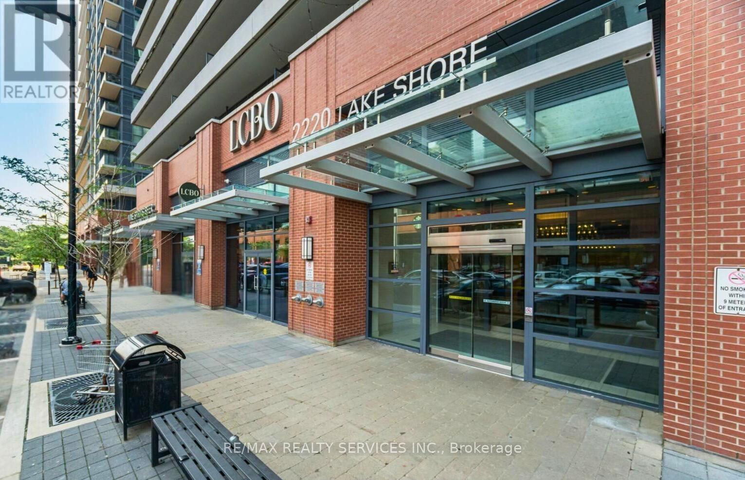 2704 - 2220 Lake Shore Boulevard W, Toronto (Mimico), Ontario  M8V 0C1 - Photo 2 - W12180872