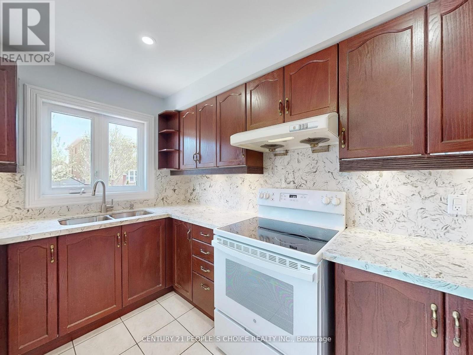 5957 Candlebrook Court, Mississauga, Ontario  L5V 2V5 - Photo 10 - W12180953