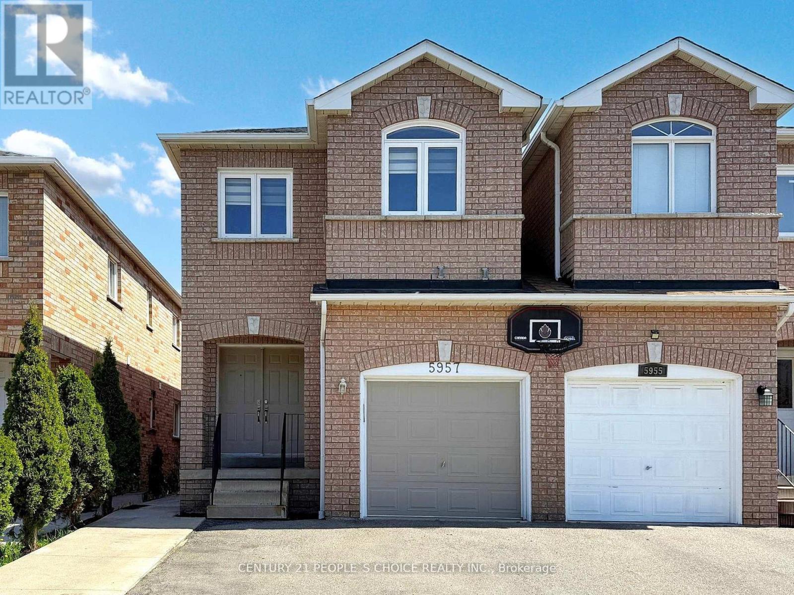 5957 Candlebrook Court, Mississauga, Ontario  L5V 2V5 - Photo 3 - W12180953