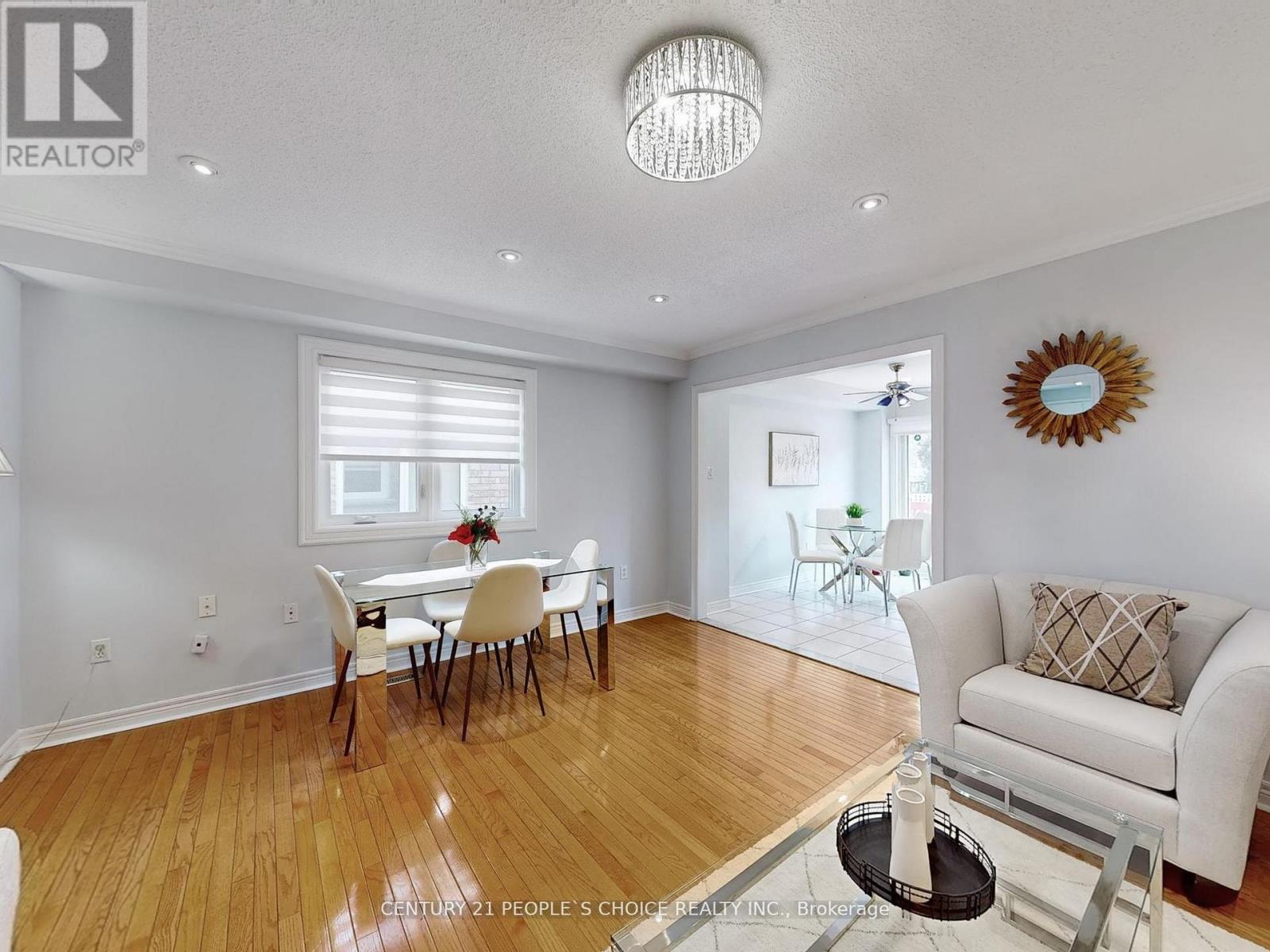 5957 Candlebrook Court, Mississauga, Ontario  L5V 2V5 - Photo 6 - W12180953