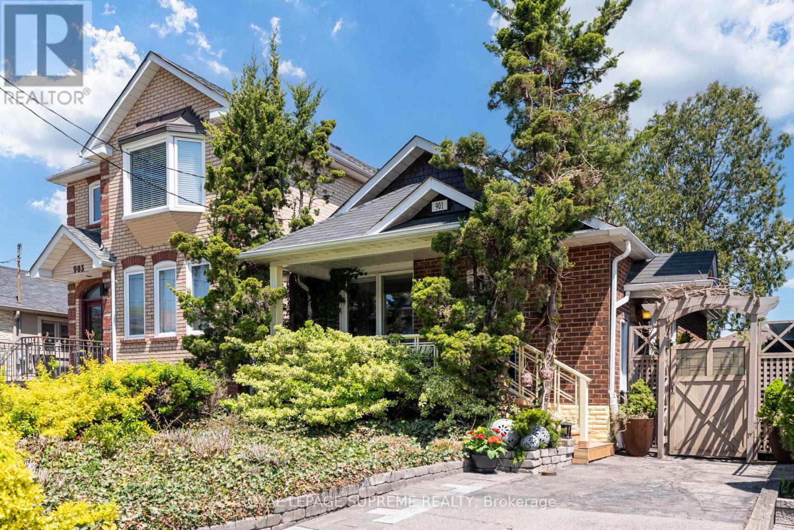 901 ST CLARENS AVENUE, Toronto, Ontario