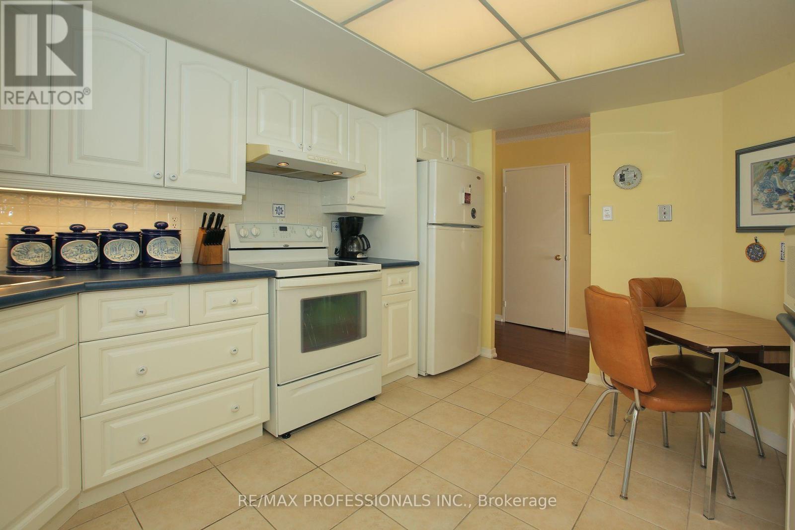 1802 - 1320 Islington Avenue, Toronto, Ontario  M9A 5C6 - Photo 22 - W12181010