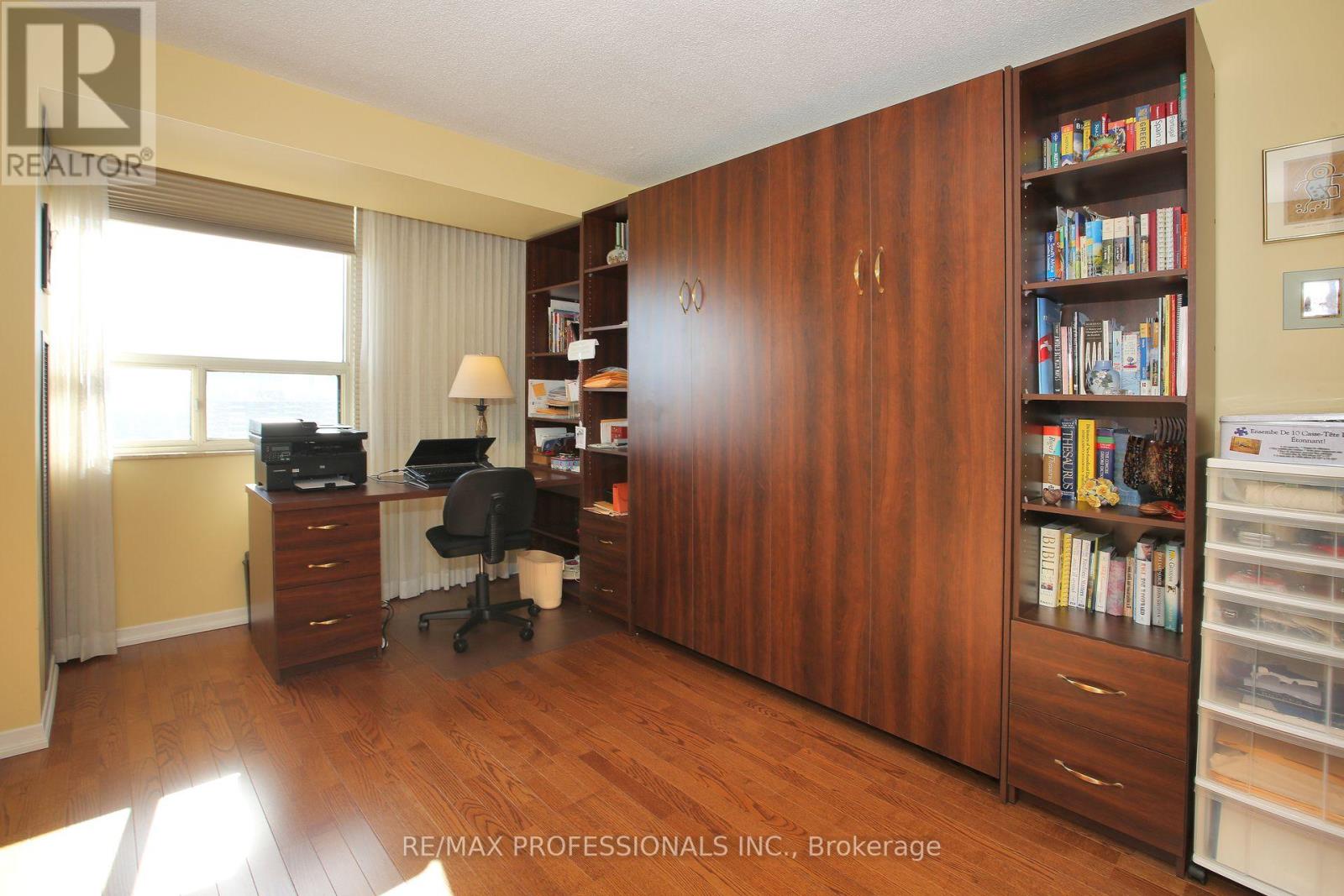 1802 - 1320 Islington Avenue, Toronto, Ontario  M9A 5C6 - Photo 25 - W12181010