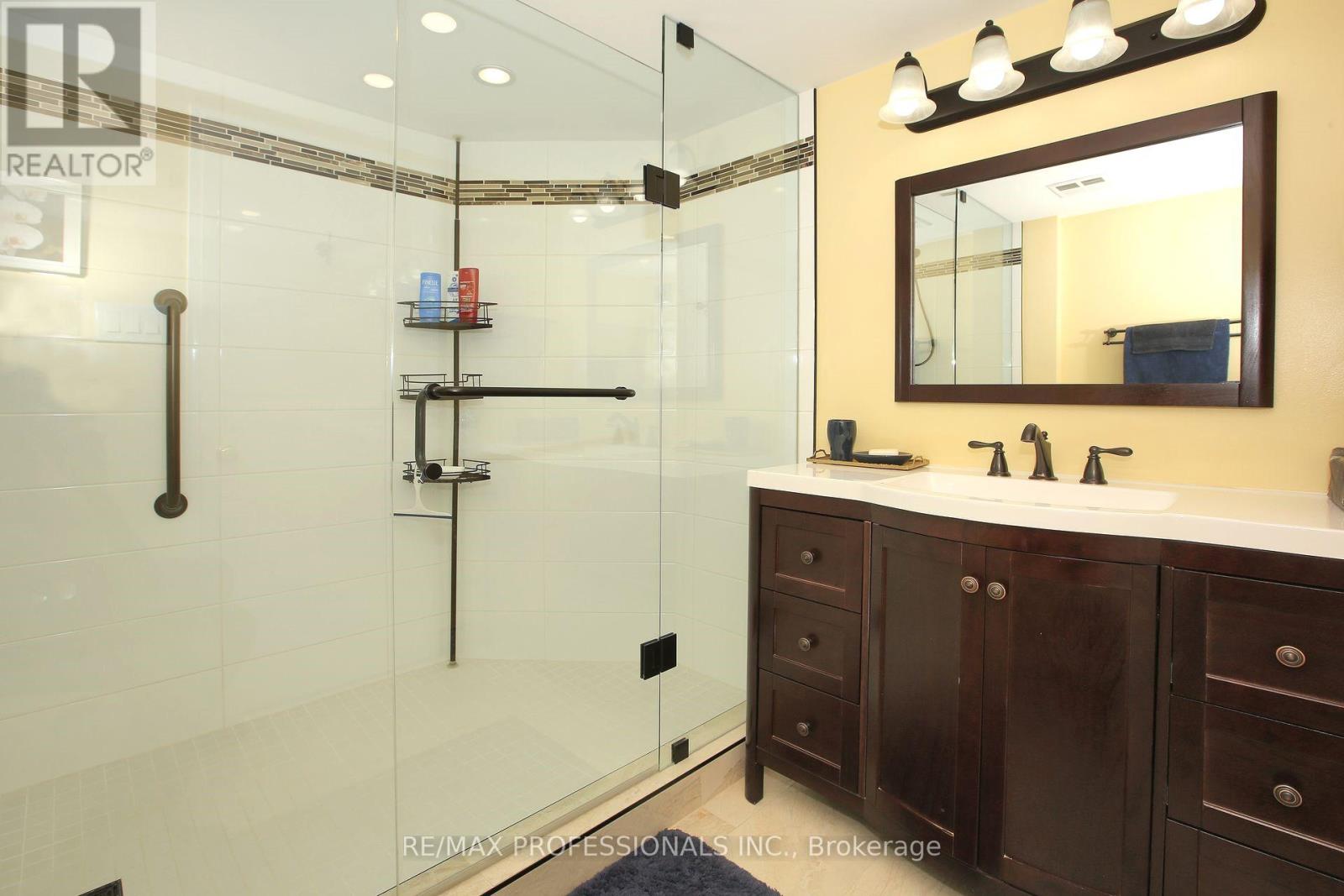 1802 - 1320 Islington Avenue, Toronto, Ontario  M9A 5C6 - Photo 32 - W12181010