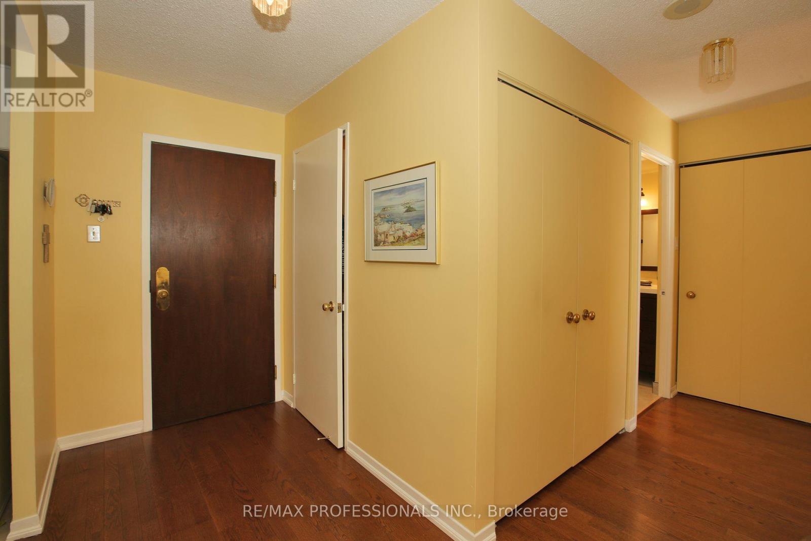 1802 - 1320 Islington Avenue, Toronto, Ontario  M9A 5C6 - Photo 6 - W12181010