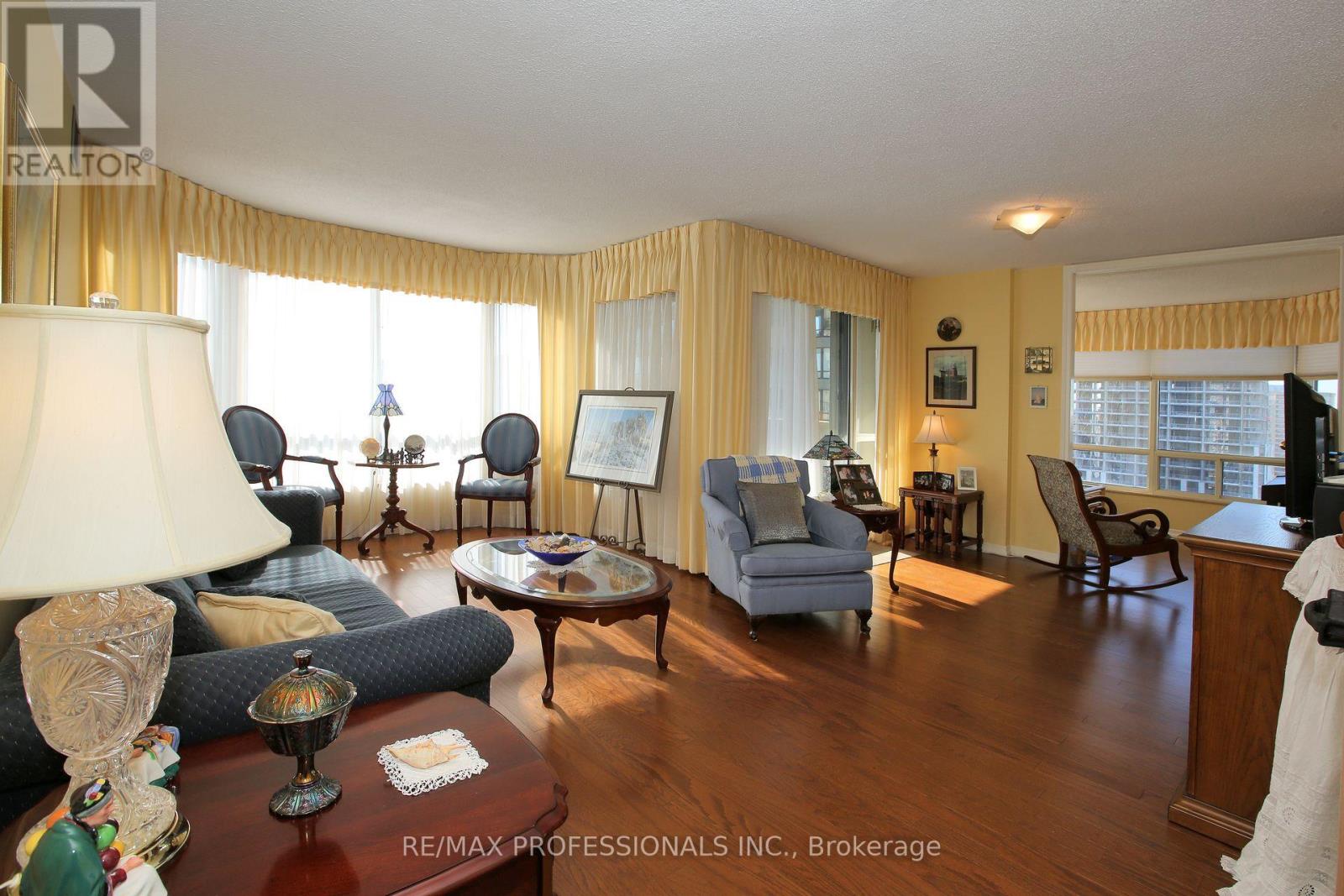 1802 - 1320 Islington Avenue, Toronto, Ontario  M9A 5C6 - Photo 7 - W12181010