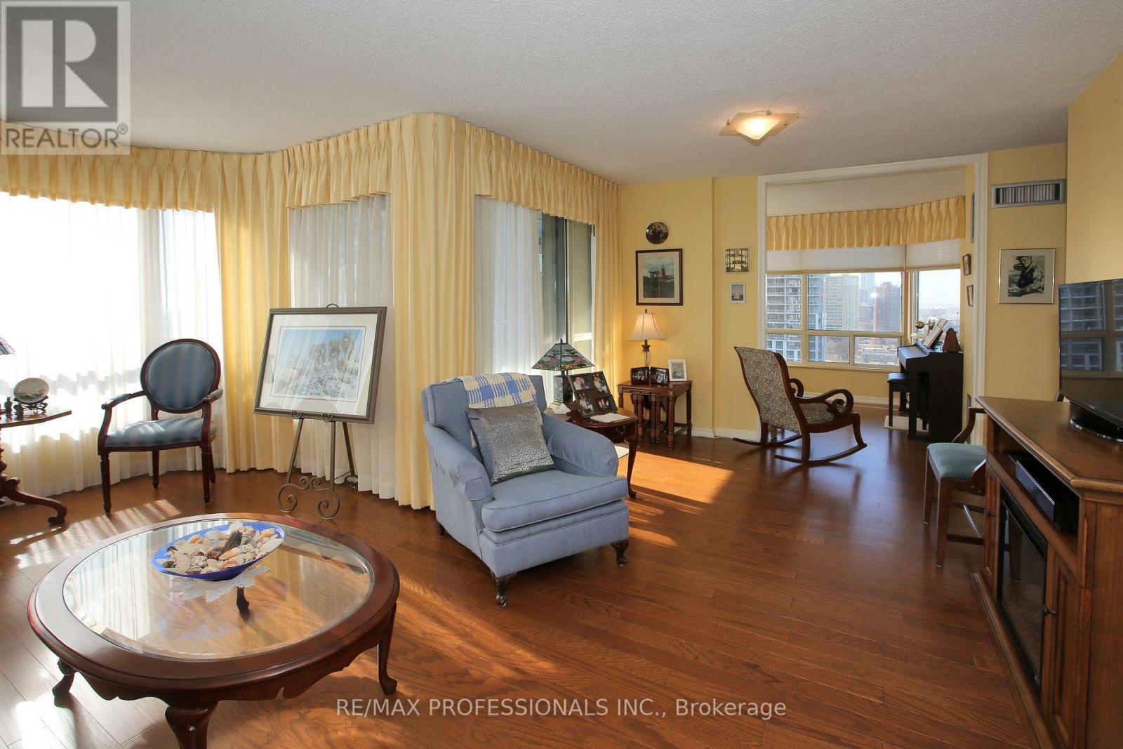1802 - 1320 Islington Avenue, Toronto, Ontario  M9A 5C6 - Photo 8 - W12181010