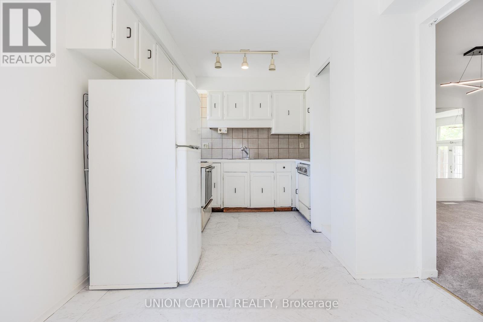 2 - 24 Reid Drive, Mississauga (Streetsville), Ontario  L5M 2A6 - Photo 8 - W12181035