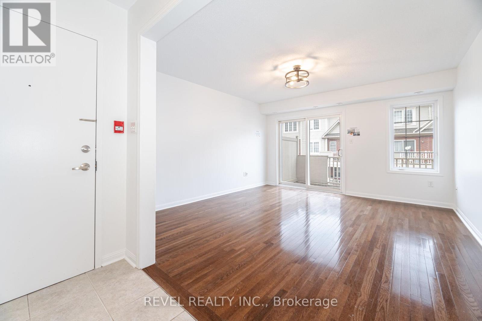 2 - 724 Neighbourhood Circle, Mississauga (Cooksville), Ontario  L5B 0B3 - Photo 10 - W12181038