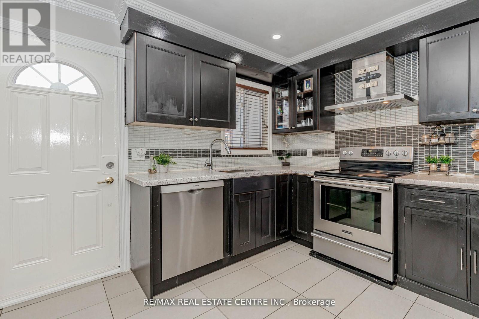 132 Skegby Road, Brampton, Ontario  L6V 2T9 - Photo 10 - W12181063