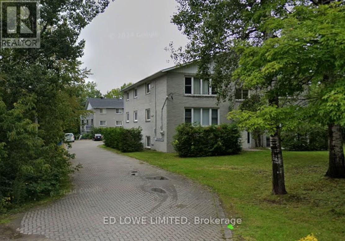25 Kitchen Road S, Huntsville, Ontario  P1H 1Z9 - Photo 1 - X12179700