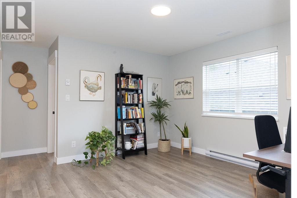 1062 Celia Crescent, Gibsons, British Columbia  V0N 1V7 - Photo 19 - R3008702