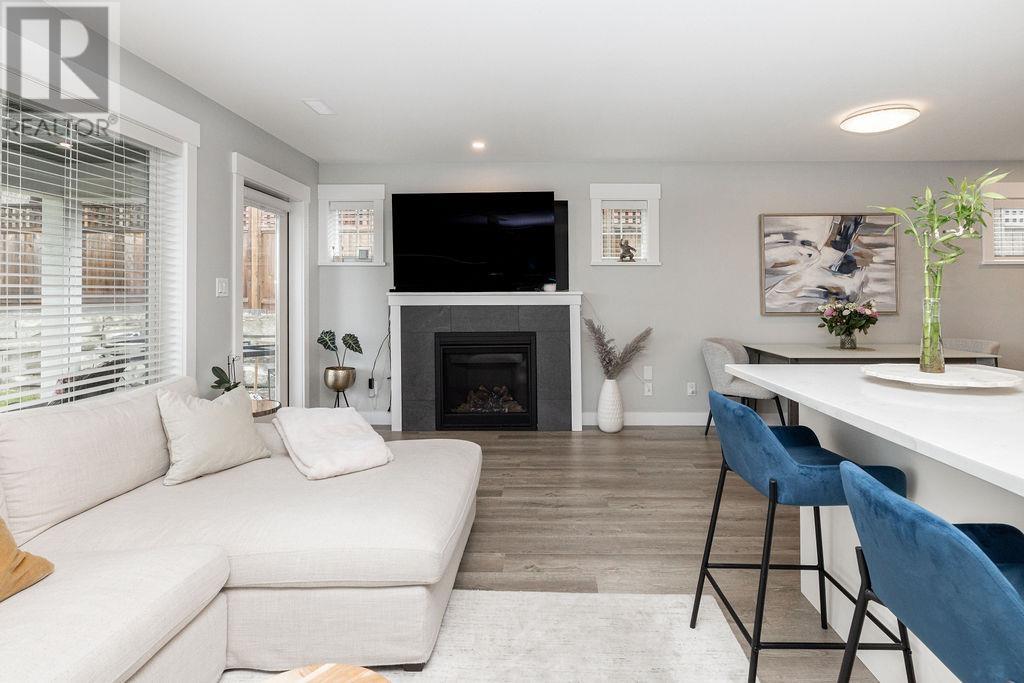 1062 Celia Crescent, Gibsons, British Columbia  V0N 1V7 - Photo 8 - R3008702
