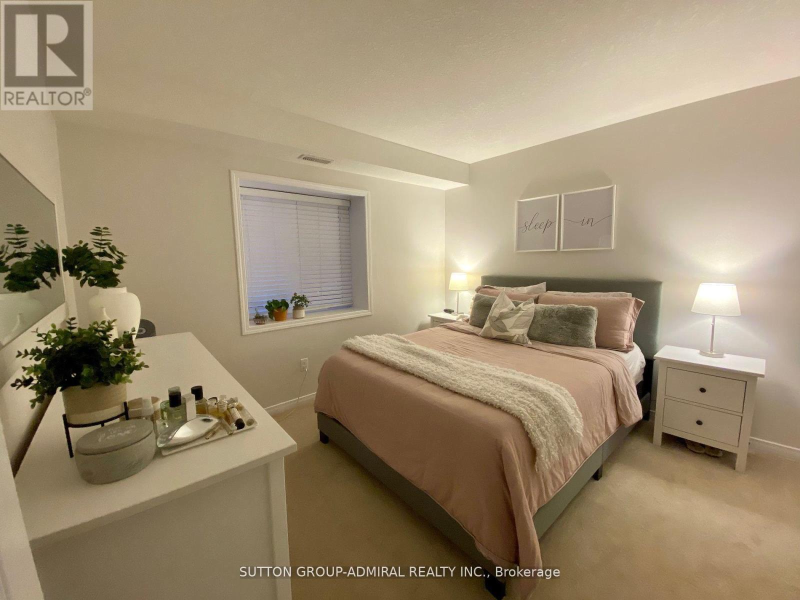 B - 25 Sienna Street, Waterloo, Ontario  N2R 1P7 - Photo 5 - X12180902