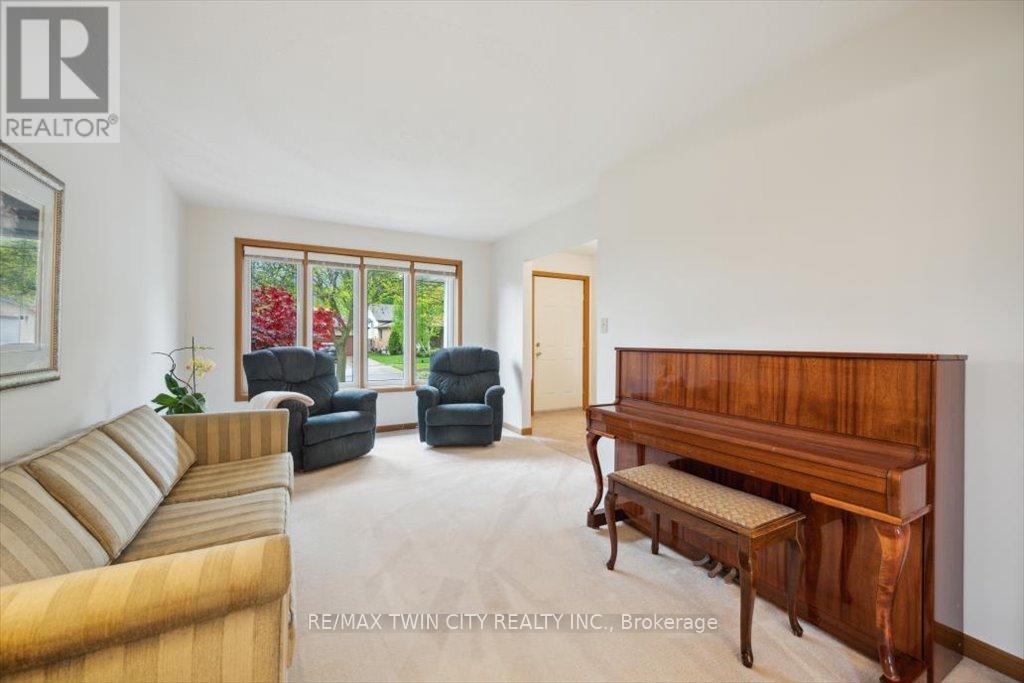 2 Cora Drive, Kitchener, Ontario  N2N 3C6 - Photo 13 - X12180918