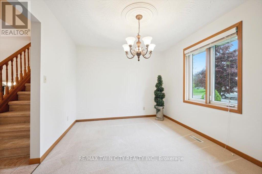 2 Cora Drive, Kitchener, Ontario  N2N 3C6 - Photo 14 - X12180918