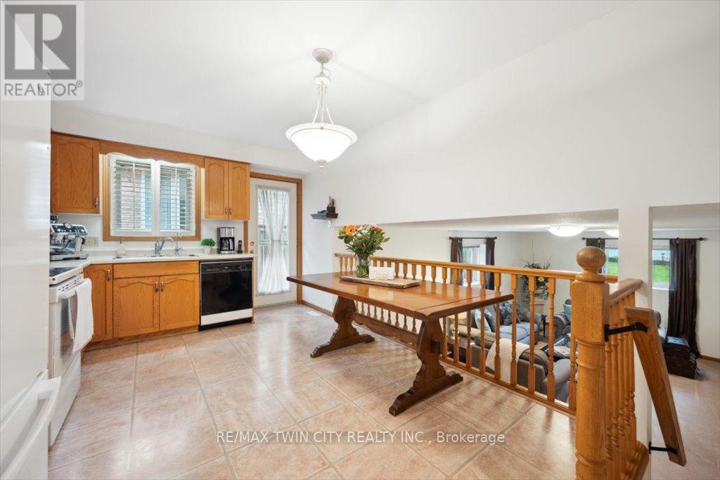 2 Cora Drive, Kitchener, Ontario  N2N 3C6 - Photo 16 - X12180918