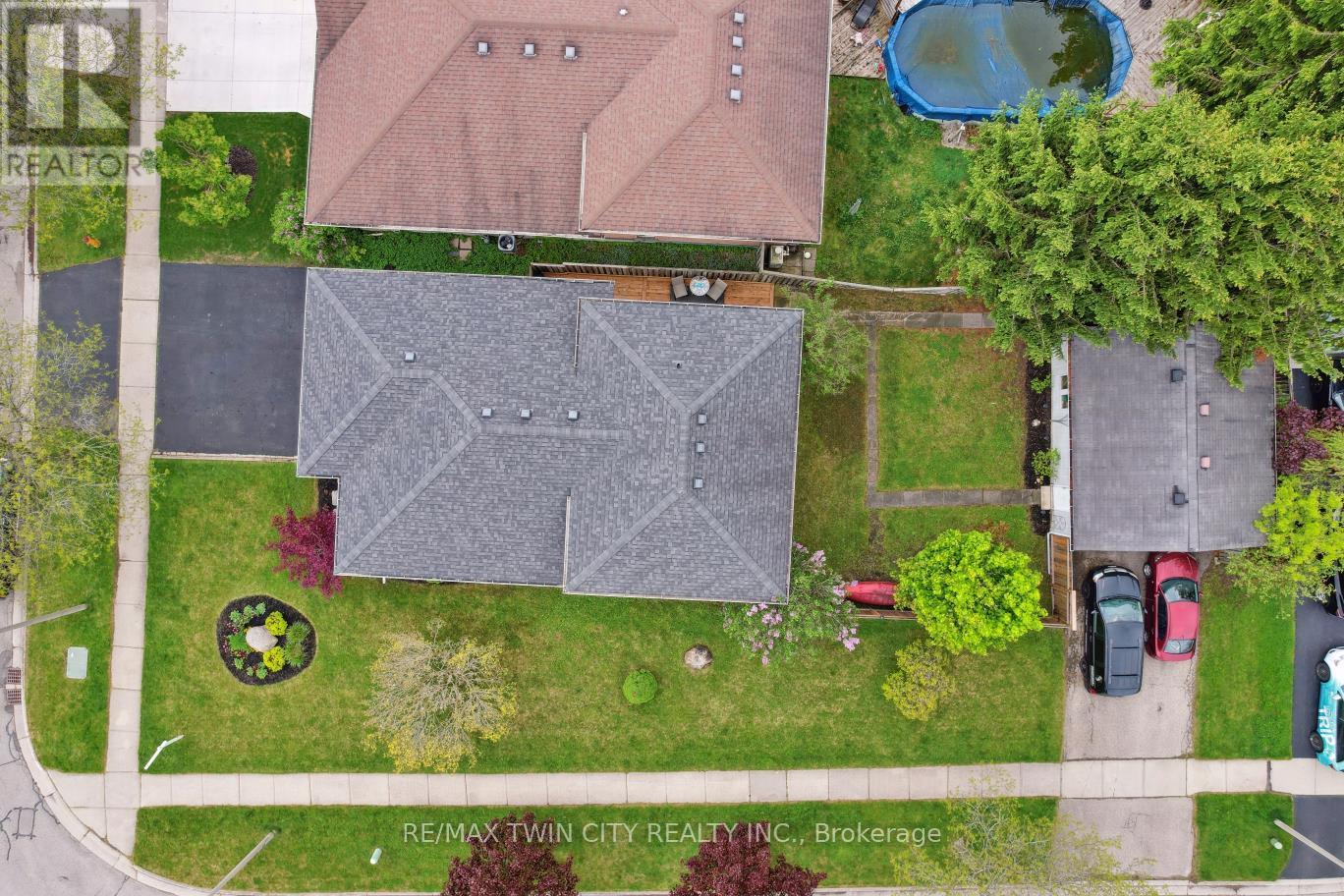 2 Cora Drive, Kitchener, Ontario  N2N 3C6 - Photo 3 - X12180918