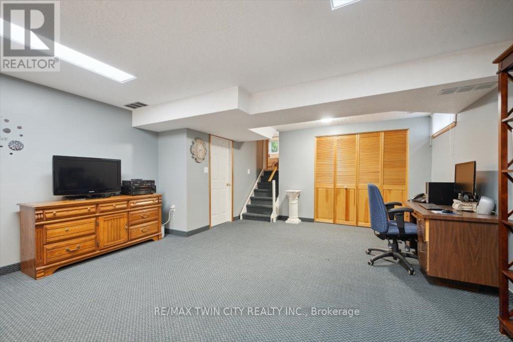 2 Cora Drive, Kitchener, Ontario  N2N 3C6 - Photo 36 - X12180918
