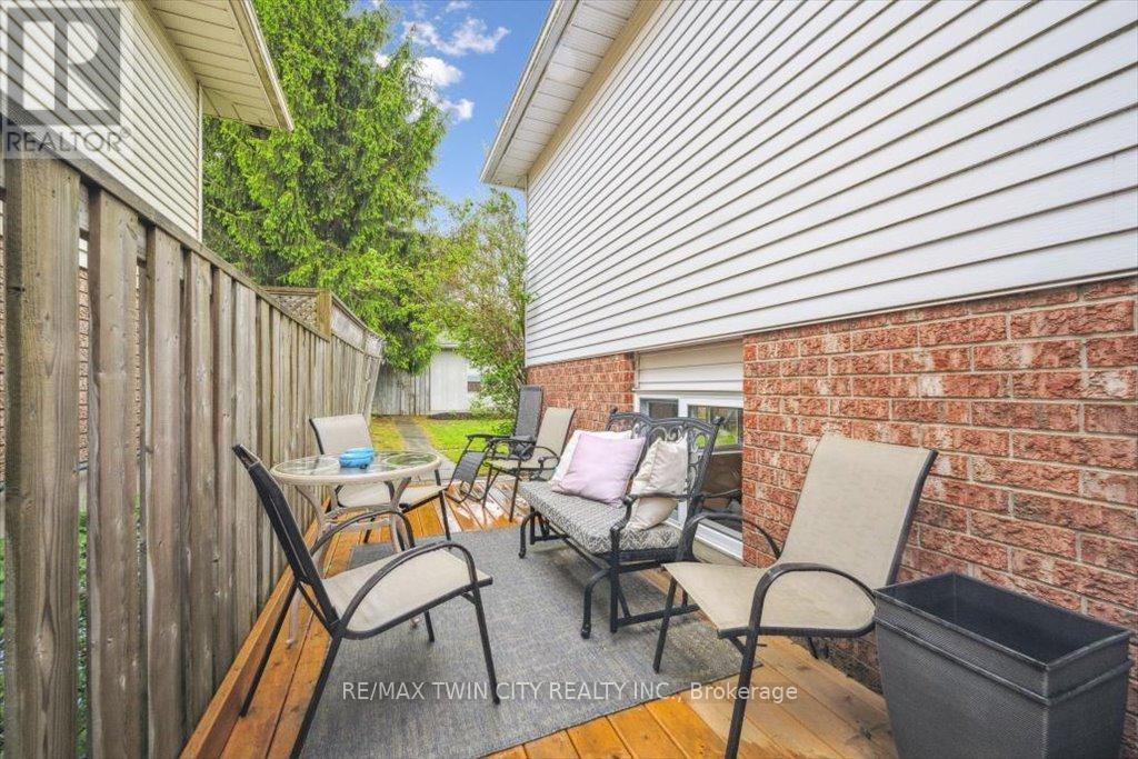 2 Cora Drive, Kitchener, Ontario  N2N 3C6 - Photo 38 - X12180918