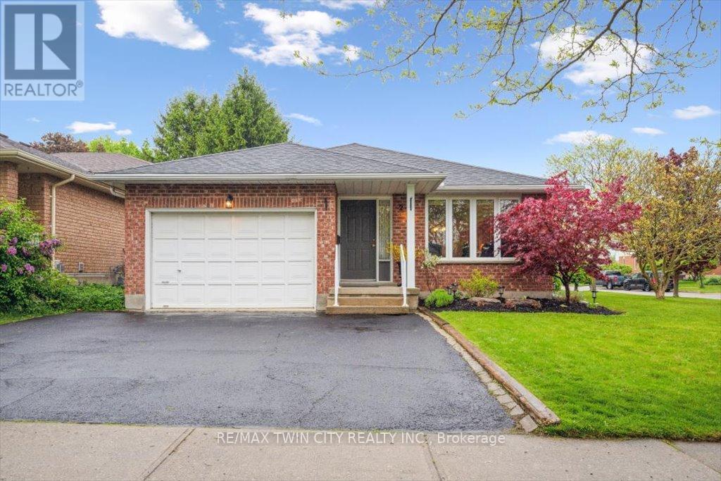 2 Cora Drive, Kitchener, Ontario  N2N 3C6 - Photo 5 - X12180918