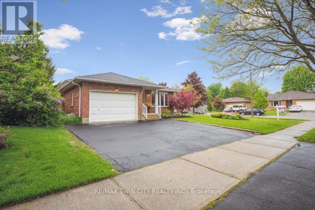 2 Cora Drive, Kitchener, Ontario  N2N 3C6 - Photo 6 - X12180918