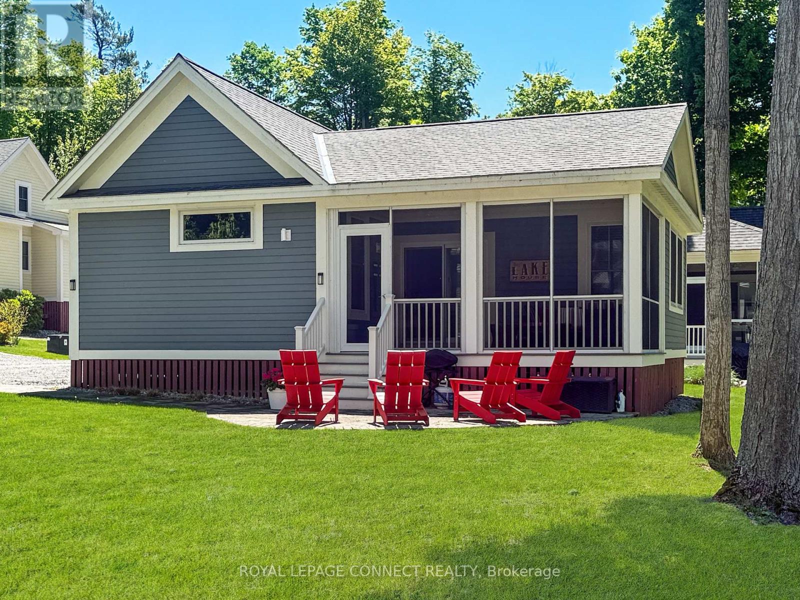 215 - 5 Hollow Lane, Prince Edward County, Ontario  K0K 1P0 - Photo 3 - X12180963