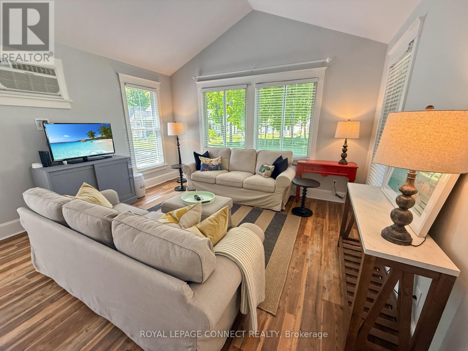 215 - 5 Hollow Lane, Prince Edward County, Ontario  K0K 1P0 - Photo 8 - X12180963