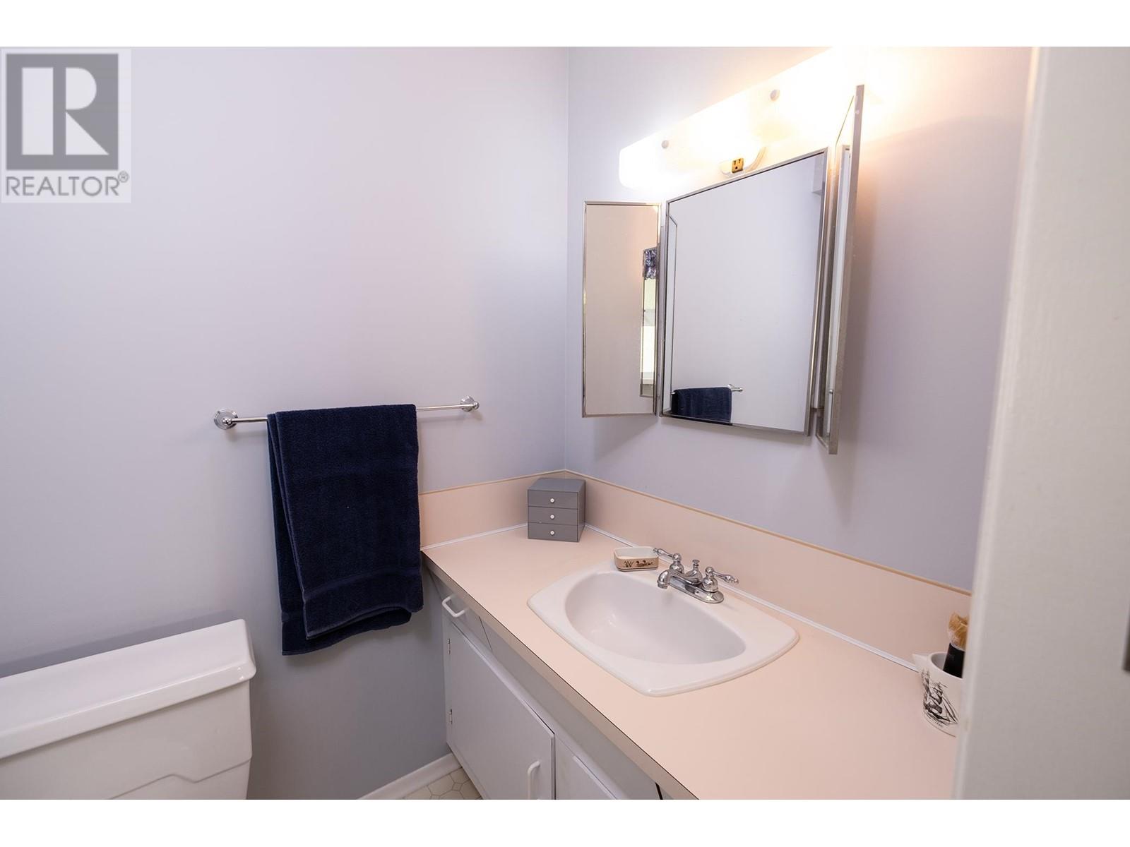 1238 Gower Point Road, Gibsons, British Columbia  V0N 1V3 - Photo 16 - R3008703