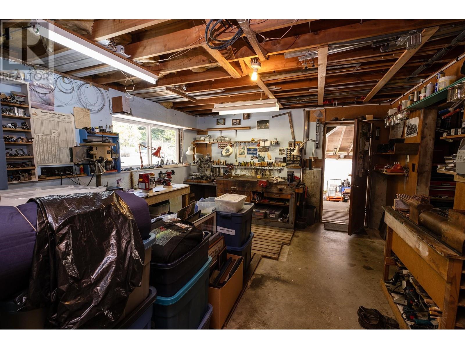1238 Gower Point Road, Gibsons, British Columbia  V0N 1V3 - Photo 23 - R3008703