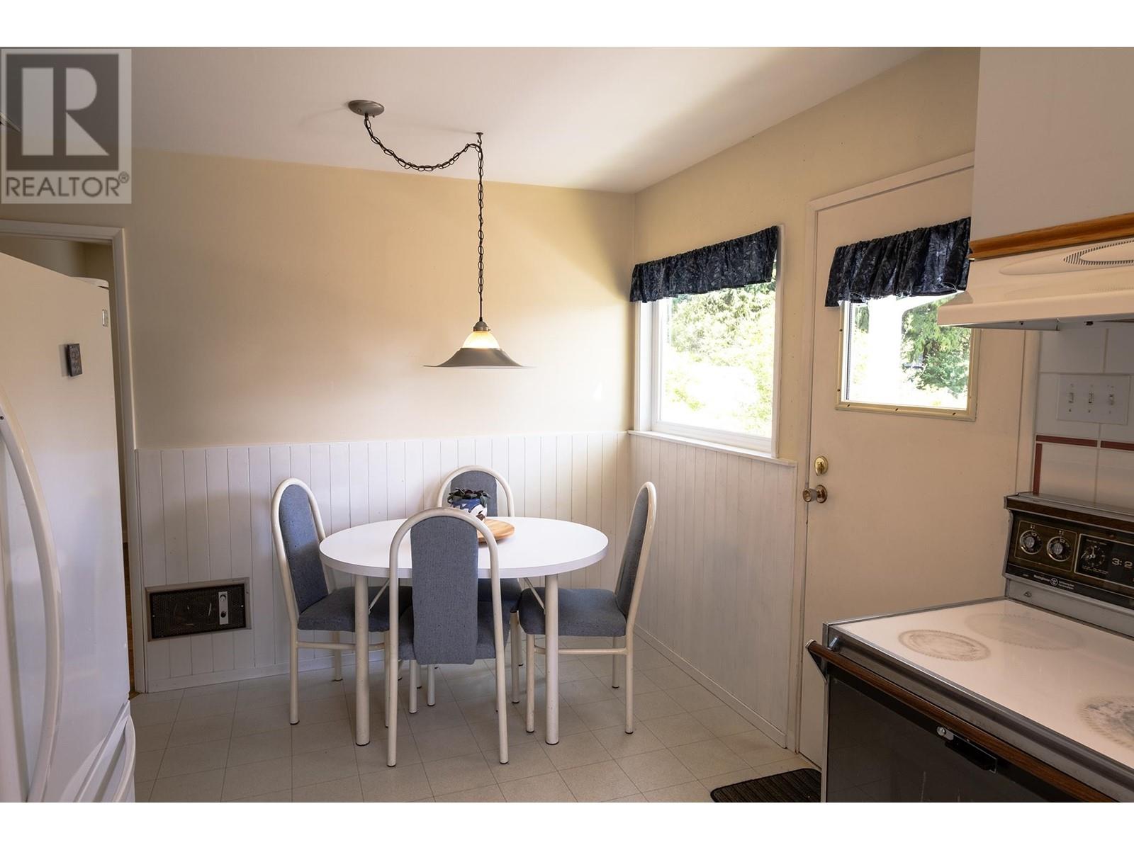 1238 Gower Point Road, Gibsons, British Columbia  V0N 1V3 - Photo 8 - R3008703