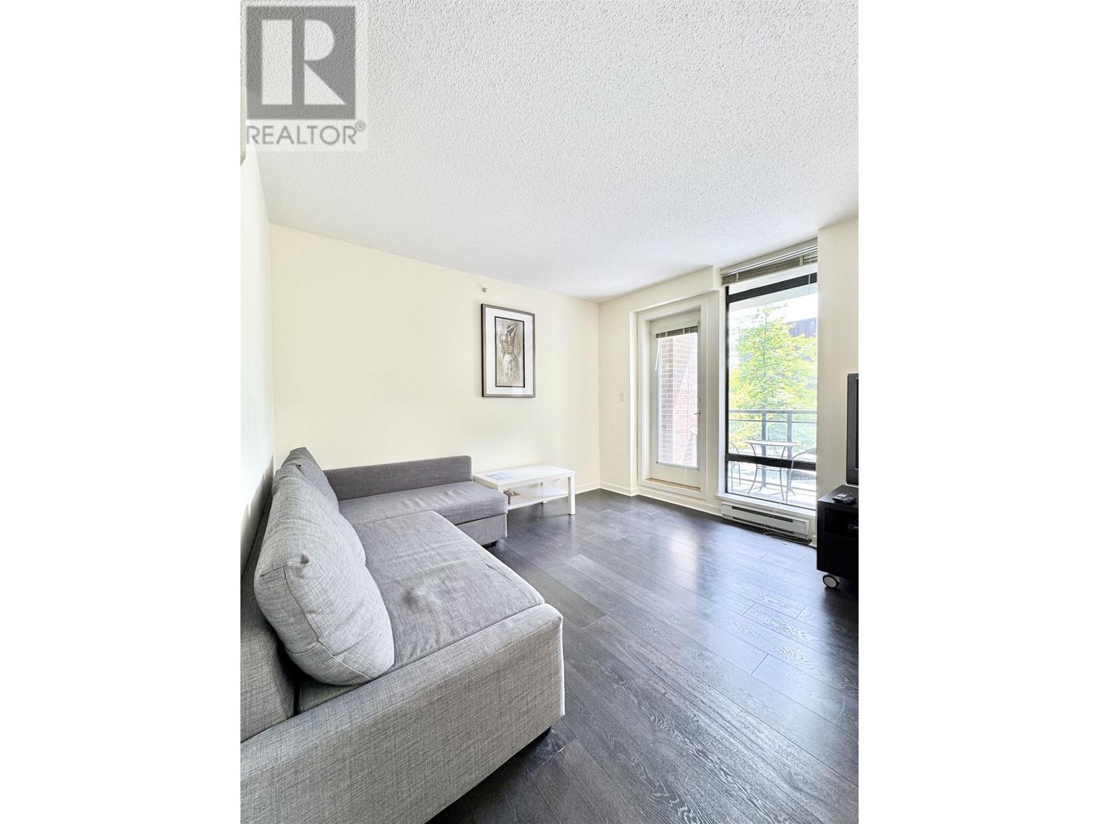 4 6351 BUSWELL STREET, Richmond, British Columbia