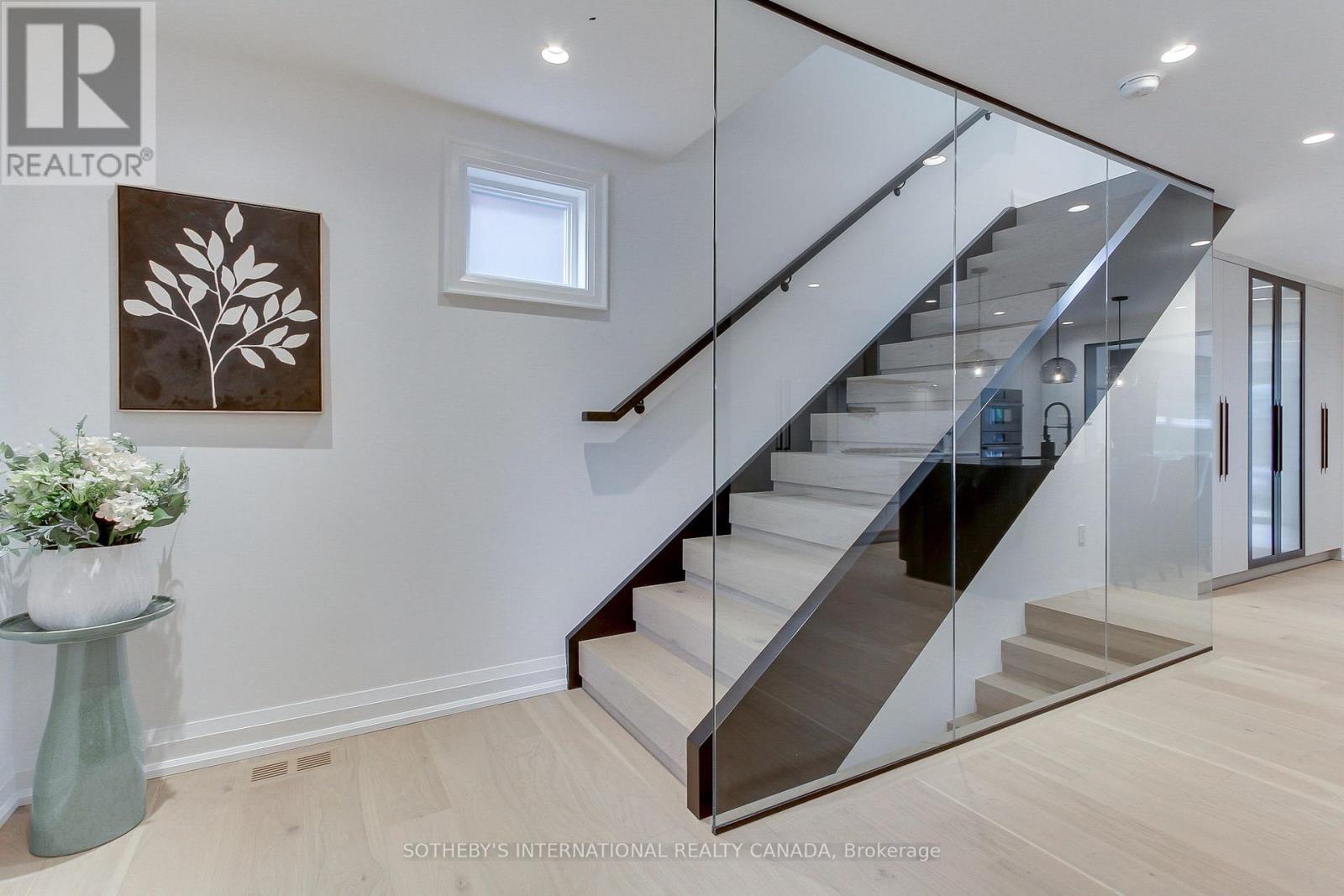 103 Holland Park Avenue, Toronto, Ontario  M6E 1L5 - Photo 3 - C12180212