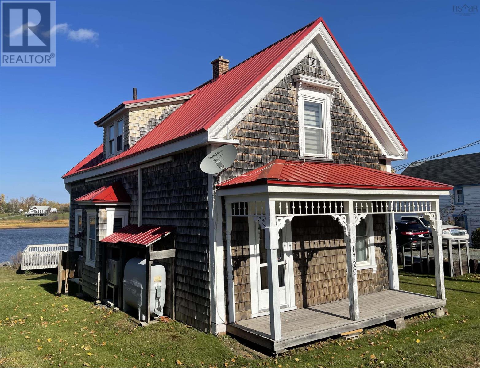 Property at 1729 Highway 6 image 4