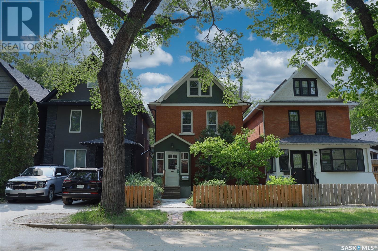 Property at 733 6th AVENUE N image 1