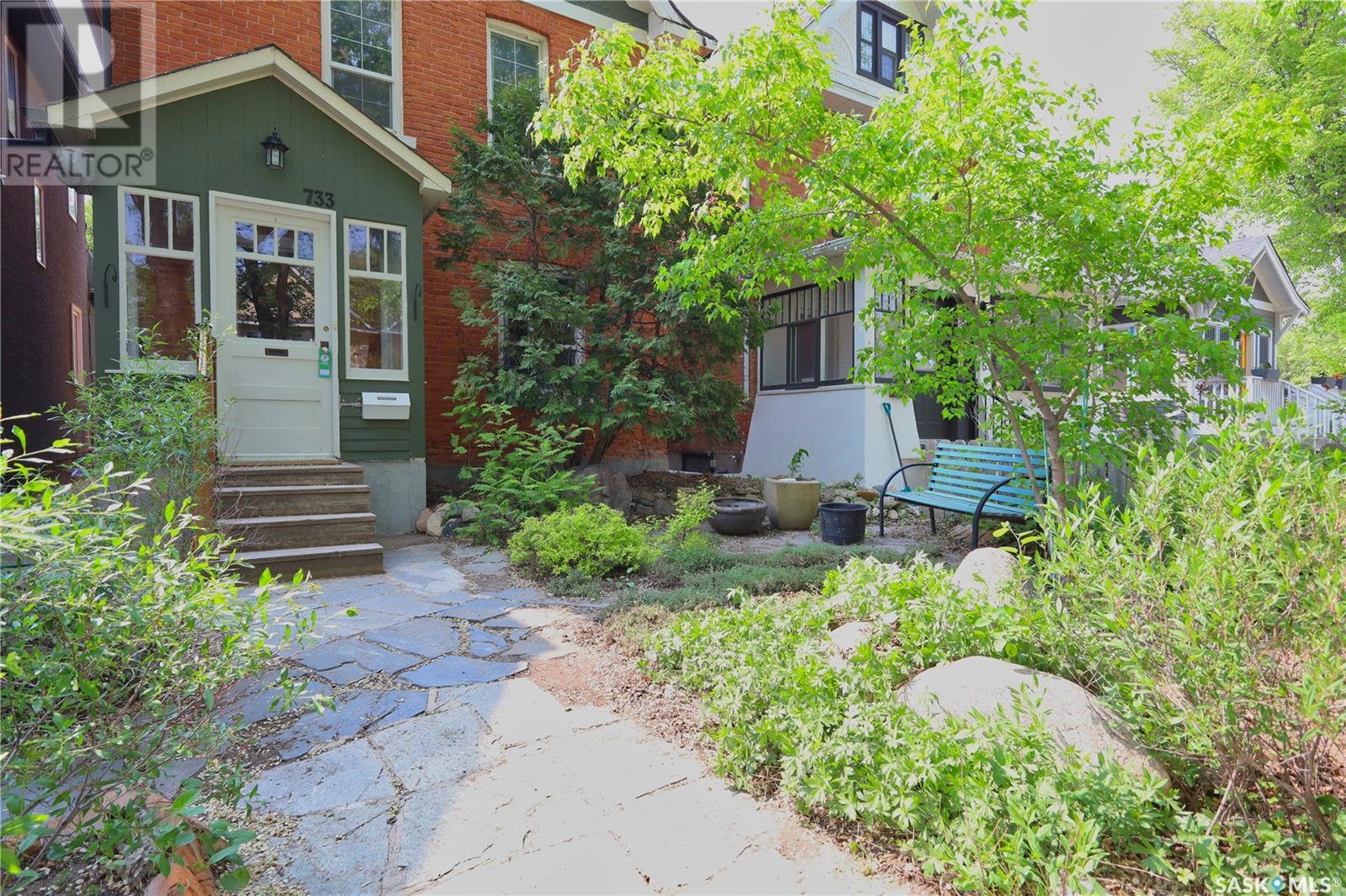 Property at 733 6th AVENUE N image 3
