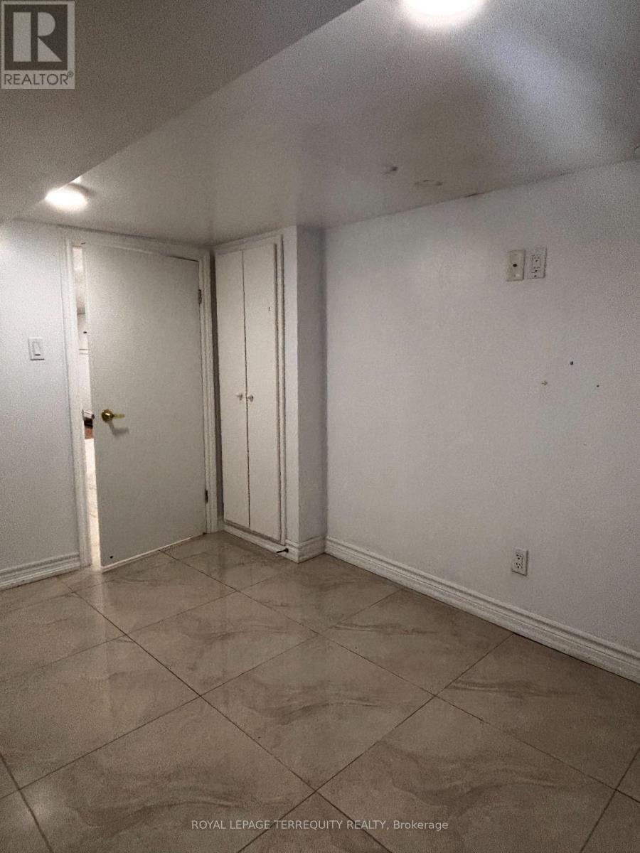 Basement - 433 Symington Avenue, Toronto, Ontario  M6N 2W4 - Photo 8 - W12176305