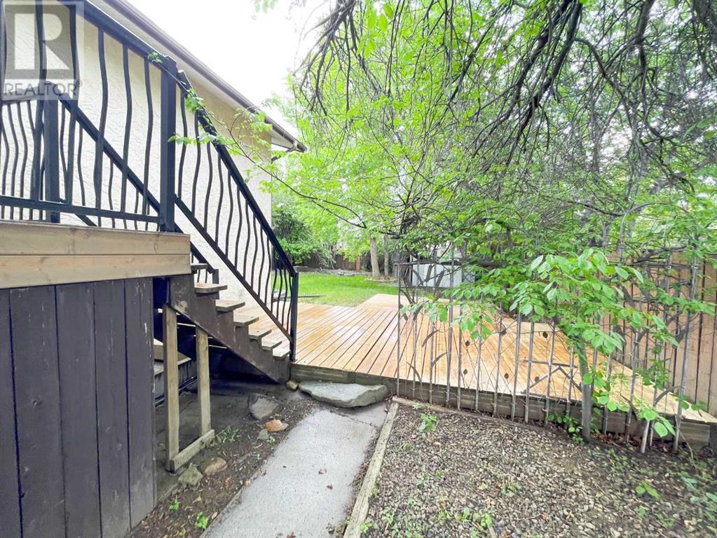 Property at 40 Mohawk Road W image 3
