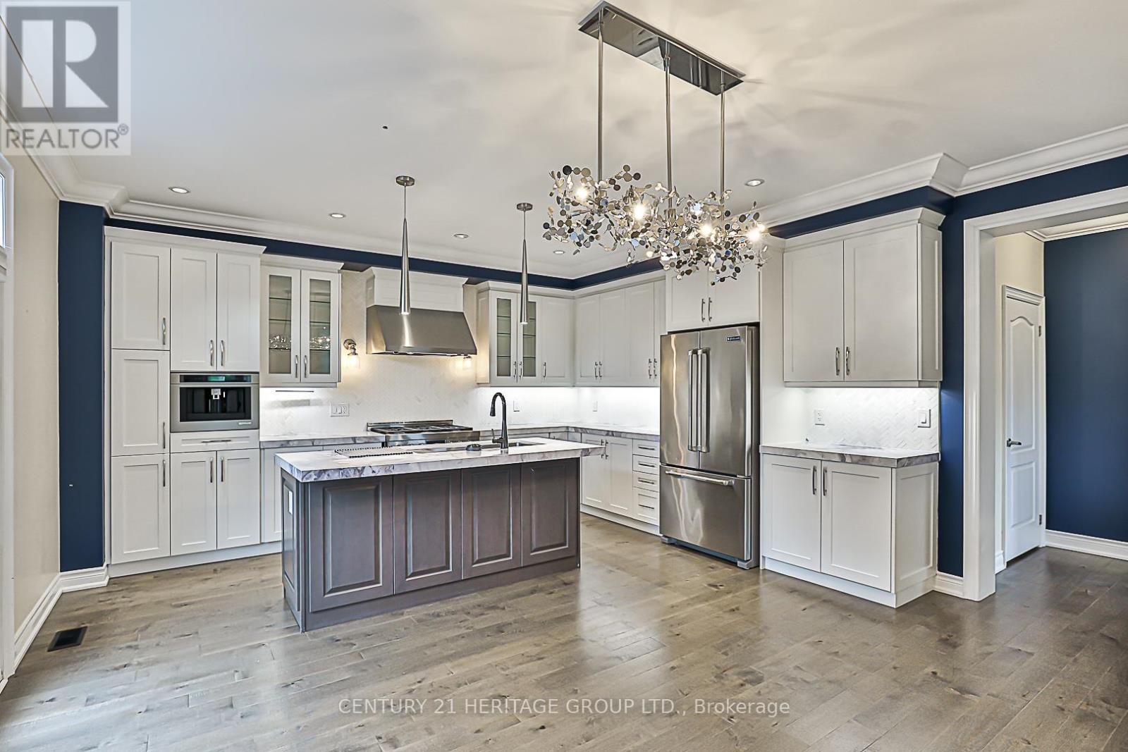 2 Roy Harper Avenue, Aurora, Ontario  L4G 0V4 - Photo 12 - N12180943